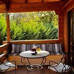 Alpehytte Riverside Forest Retreat-chalet *