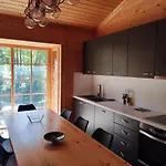 Alpehytte Riverside Forest Retreat-chalet *