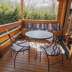 Alpehytte Riverside Forest Retreat-chalet *
