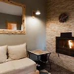 Riverside Forest Retreat-chalet Karpenísion
