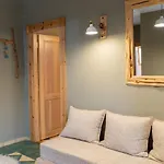 Alpehytte Riverside Forest Retreat-chalet Karpenísion