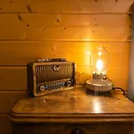 Riverside Forest Retreat-chalet Chalet