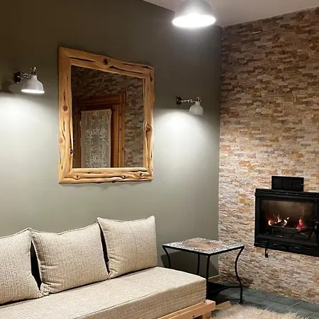 Riverside Forest Retreat-chalet Chalet Karpenísion