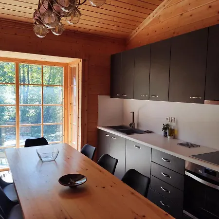 בקתה Riverside Forest Retreat-chalet *