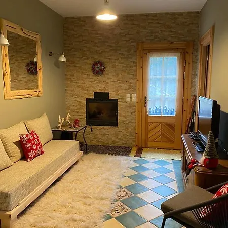 Riverside Forest Retreat-chalet Chalet Karpenísion