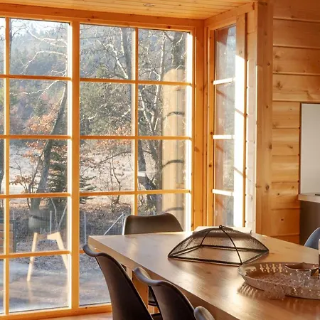 Riverside Forest Retreat-chalet *