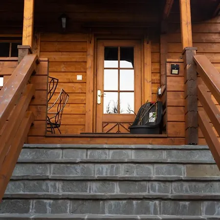 בקתה Riverside Forest Retreat-chalet קרפניסיון