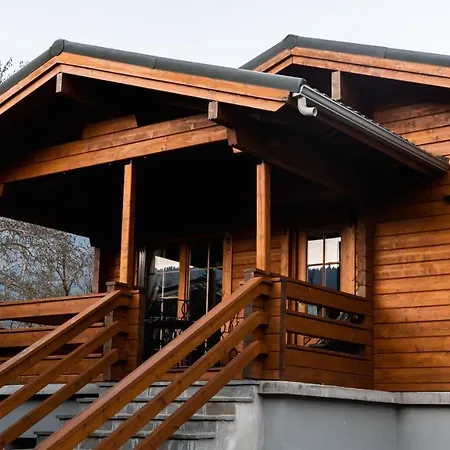 Riverside Forest Retreat-chalet *