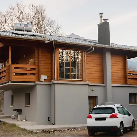 Riverside Forest Retreat-chalet Chalet