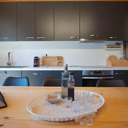 Riverside Forest Retreat-chalet *