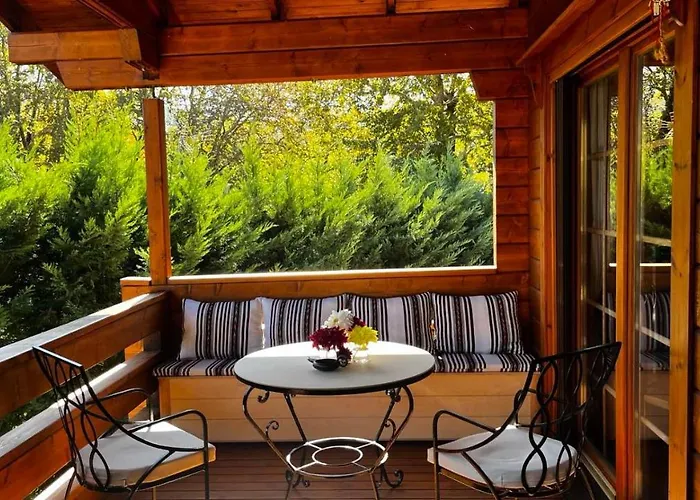 Chalet Riverside Forest Retreat-chalet *