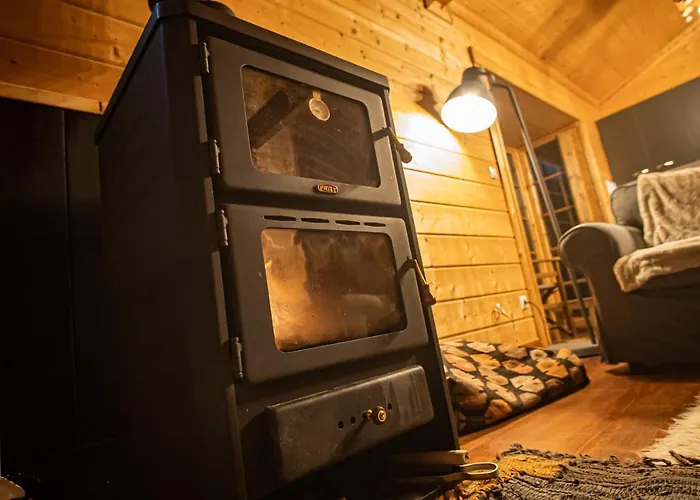 Chalet Riverside Forest Retreat-chalet